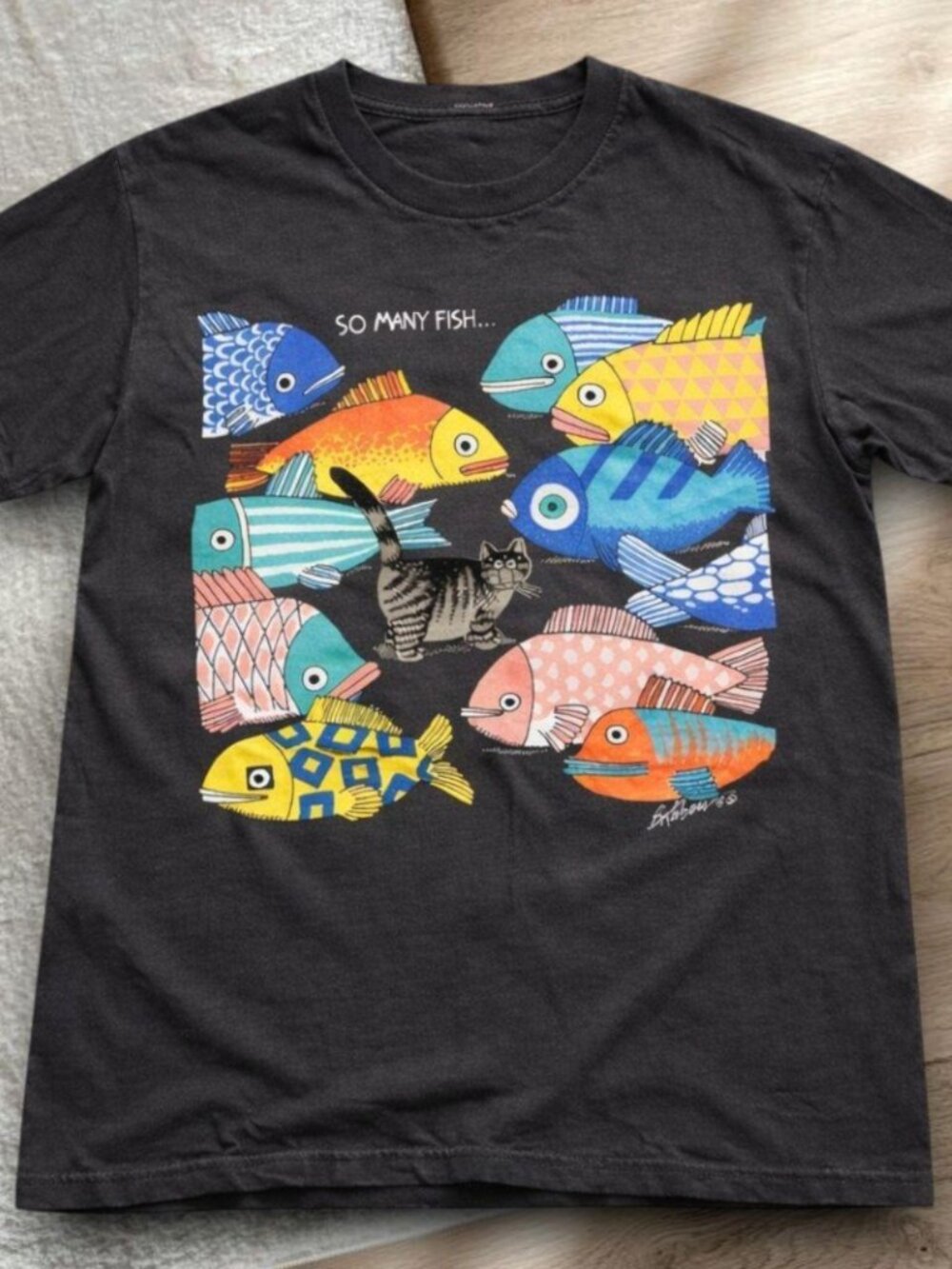 Black multi fish cat pattern T-shirt